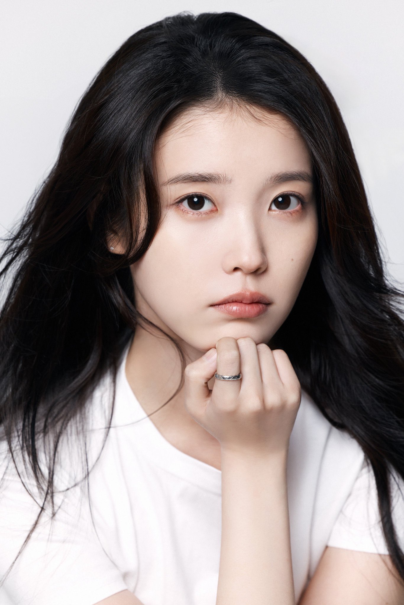 [잡담] 아이유 8월 말 ~ 9월 초 새 정규 앨범 발매 예정 | 인스티즈