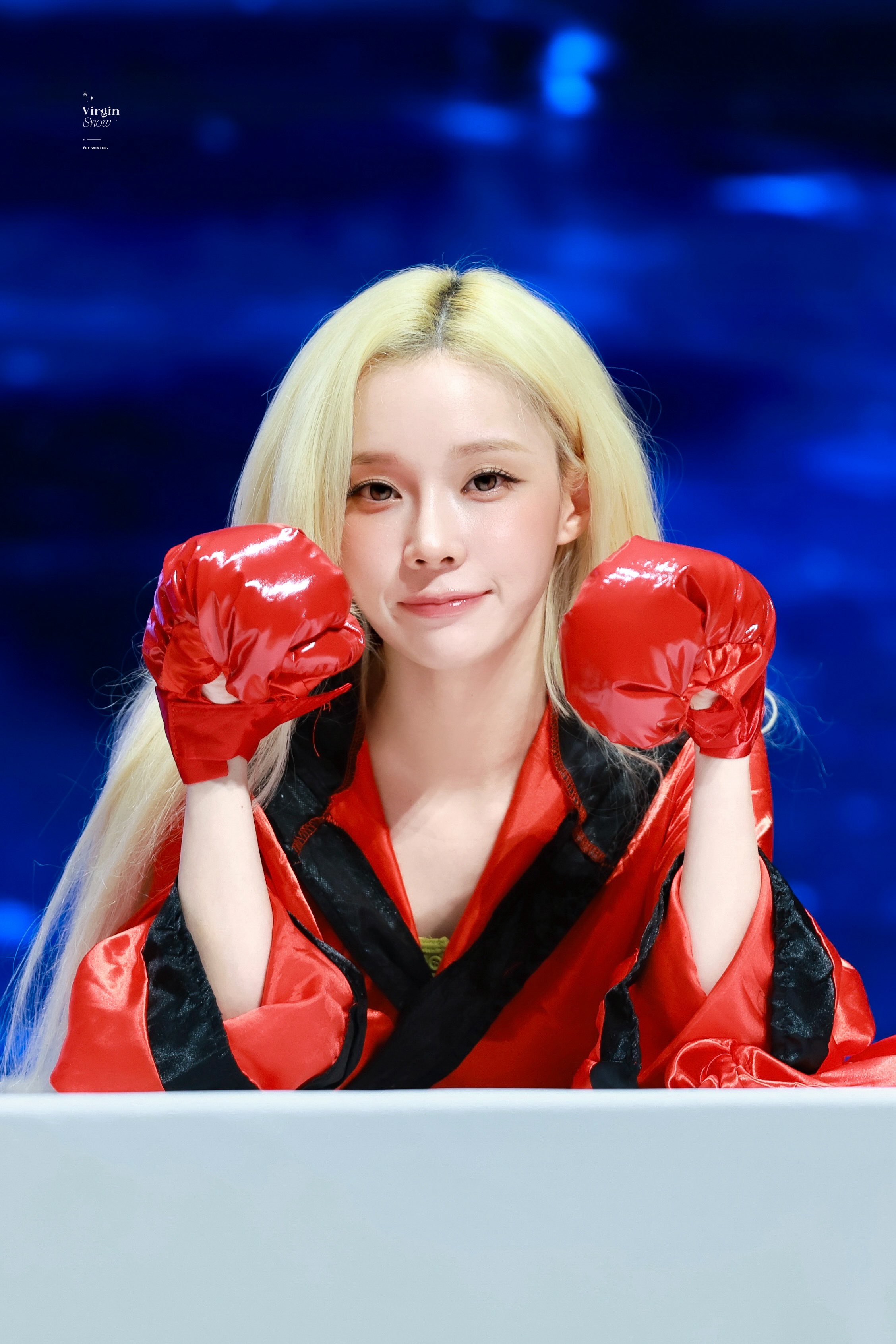 [잡담] 오늘자 팬싸템 착용한 지민정(카리나&윈터) | 인스티즈