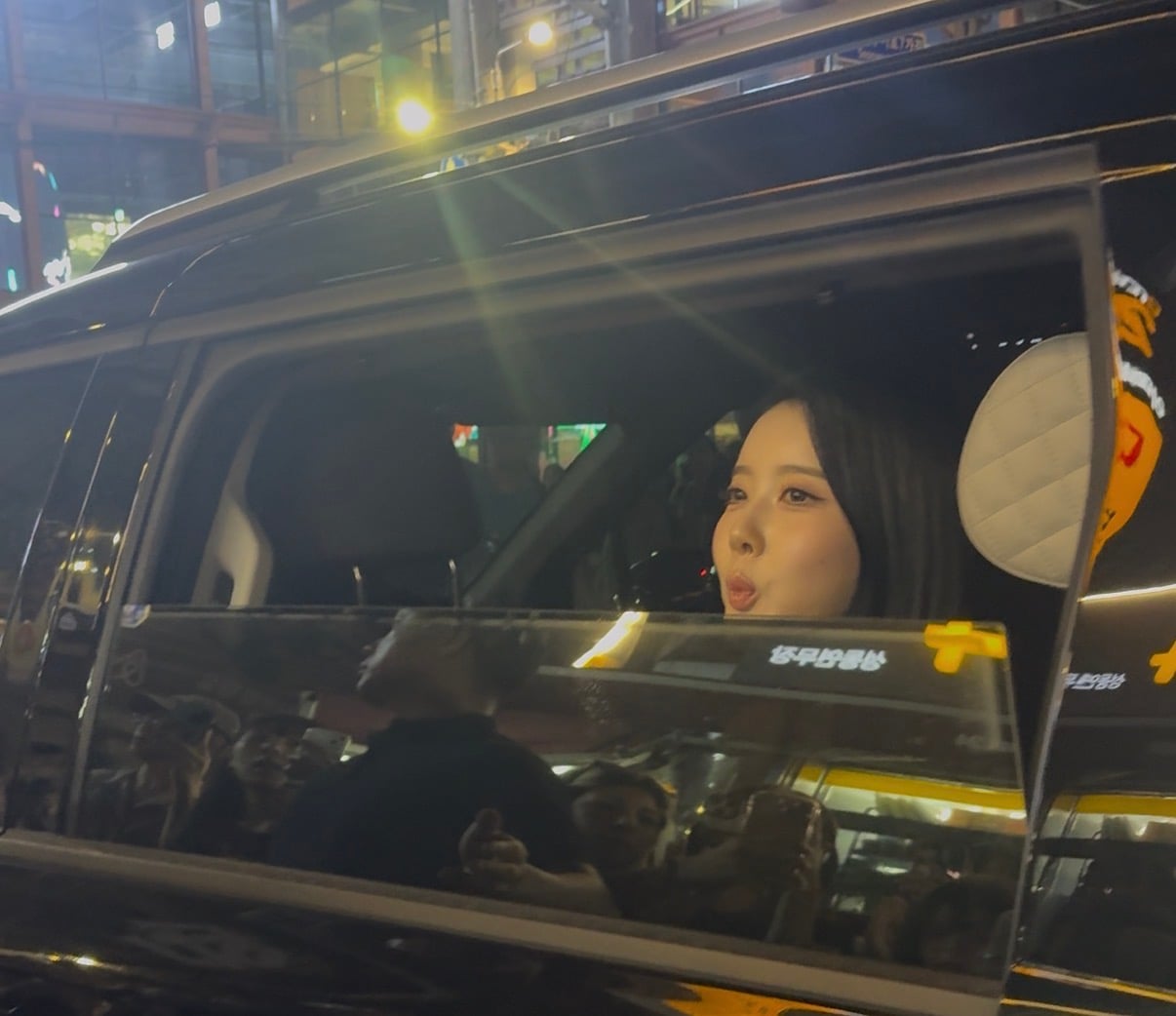 [잡담] 성수 연예인 온거 같은데 누군지 아는사람 ㅜ | 인스티즈
