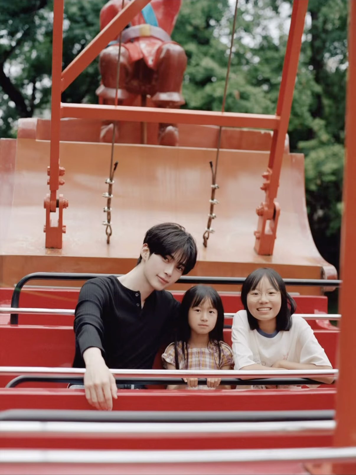 [잡담] 성한빈 애기들이랑 찍은사진얼굴봐 | 인스티즈