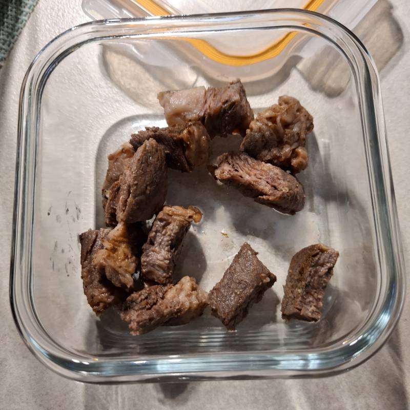 [잡담] 소고기 먹다남은거 다시 먹을때 그냥먹어? 전자레인지에 돌려? 후라이팬에 구워? | 인스티즈