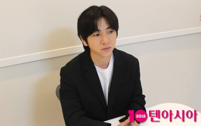 [정보/소식] [단독] 전현무, 드라마 주인공 물망 올랐다…감독 된 이주승 "독거노인 코미디에 딱" [인터뷰③] | 인스티즈