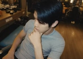 [잡담] 성찬이 딱붙티 핏 뭐야... | 인스티즈