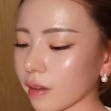 [잡담] 이런 피부는 하이라이터 써야하는거겠지? | 인스티즈