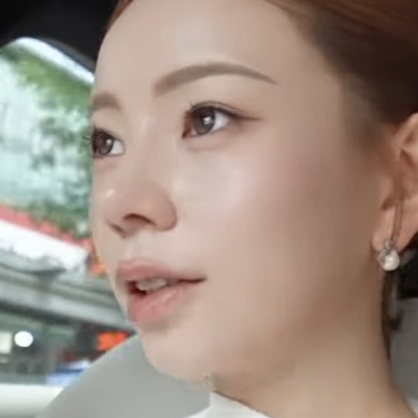 [잡담] 이런 피부는 하이라이터 써야하는거겠지? | 인스티즈