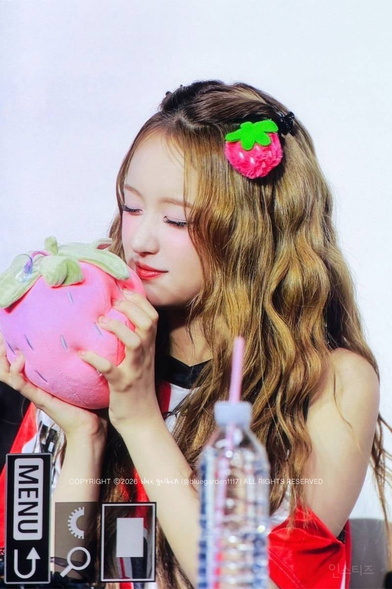 반전 매력 GOAT 한 신인 여돌.jpgif | 인스티즈