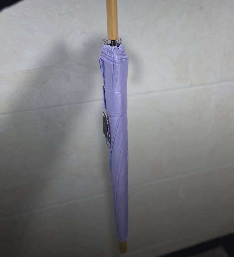 [잡담] 장마철 장우산 두개 중 고민 암막 되는거 안되는거 골라줭 ㅜ | 인스티즈
