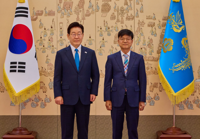 [정보/소식] [속보] 靑, '5·18 성역' 이병태에 사퇴 권고…"사안 엄중” | 인스티즈