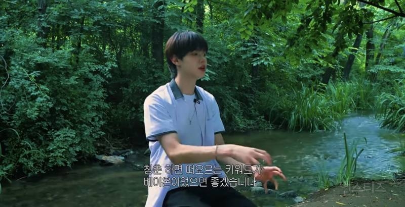 비 오는 날 커플이 우산 하나 같이 쓰고 가는 걸 봤을 때.jpg | 인스티즈