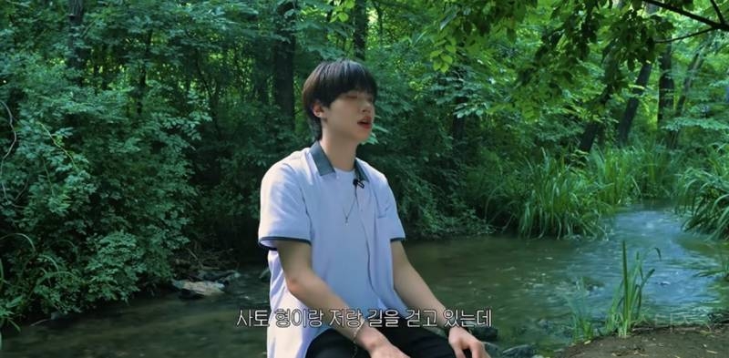 비 오는 날 커플이 우산 하나 같이 쓰고 가는 걸 봤을 때.jpg | 인스티즈