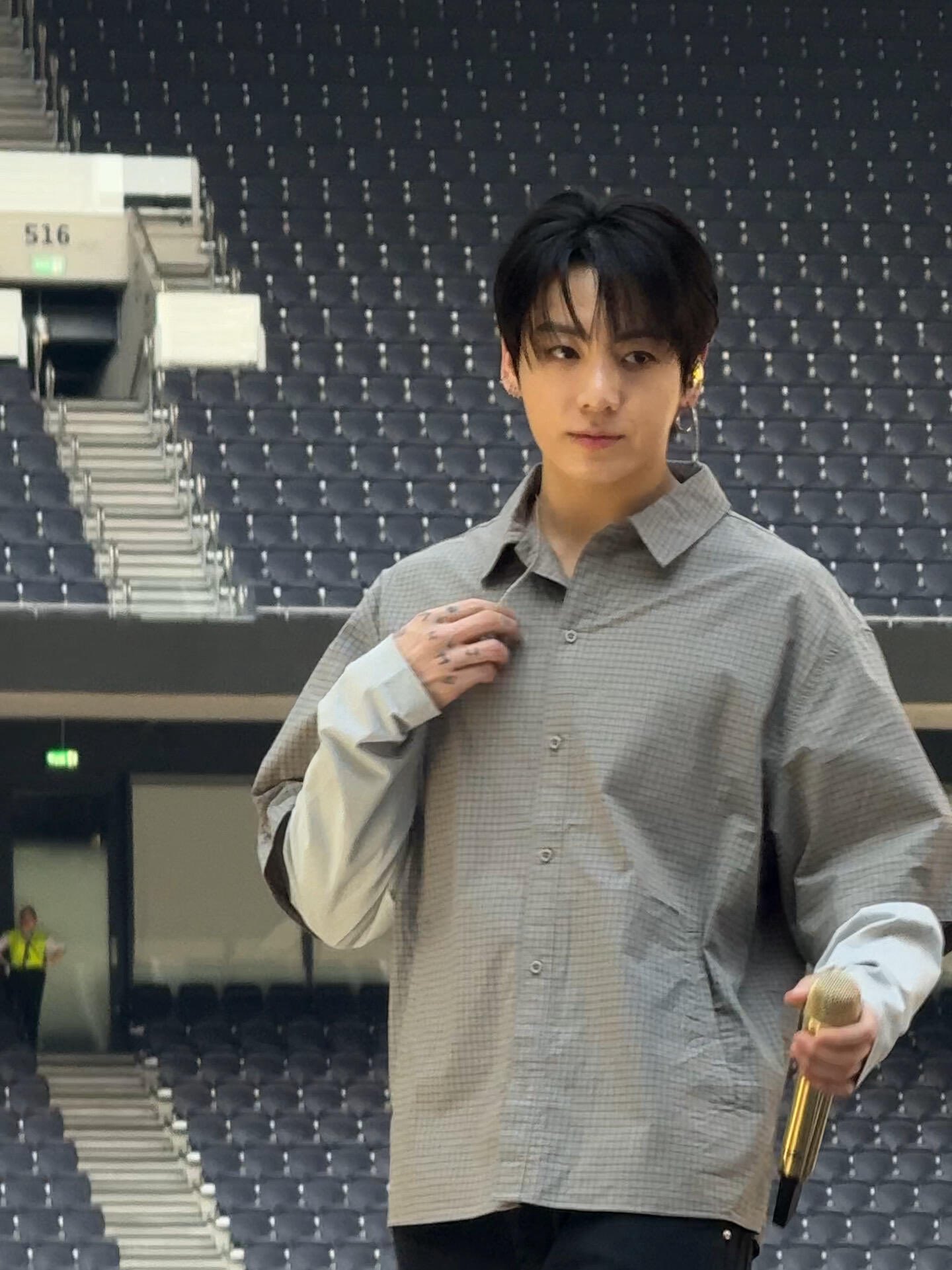 [잡담] 정국이는 이런 옷도 잘어울리는구나 | 인스티즈