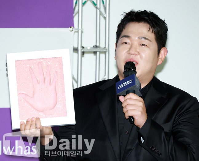 [잡담] 청룡핸드프린팅 주지훈 아이유 개웃겨 ㅋㅋㅋ | 인스티즈