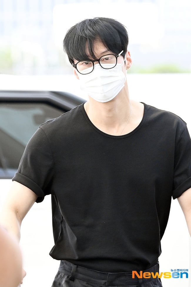 [잡담] 멋진신세계) 멋진신세계 팀 여행 허남준 출국사진 | 인스티즈