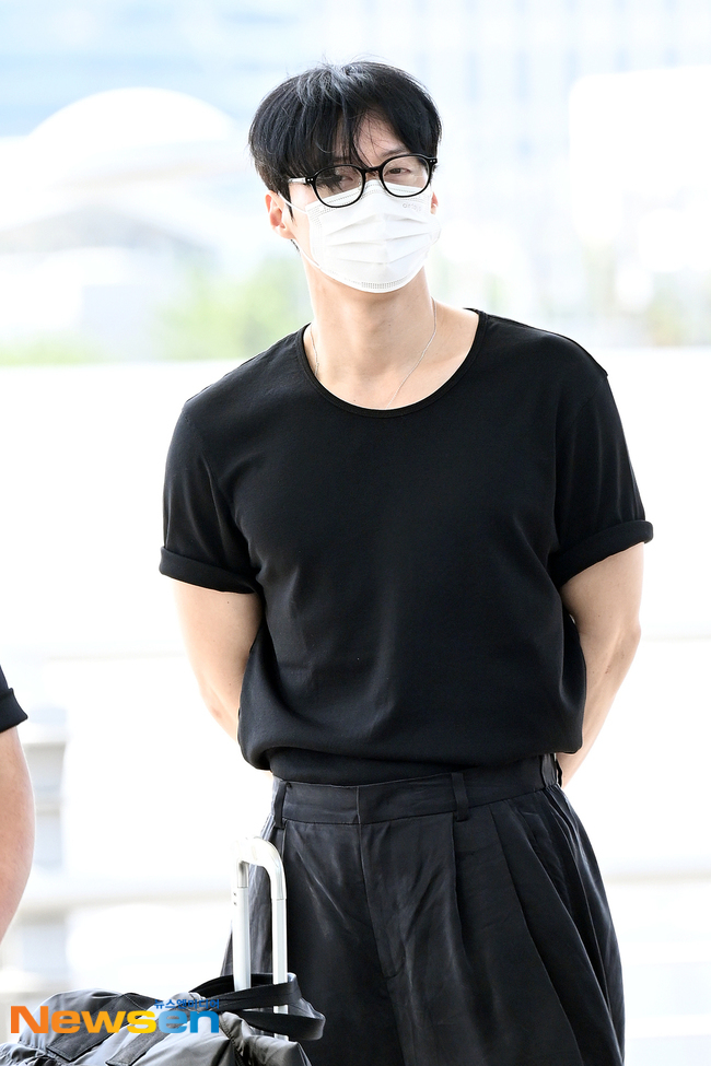 [잡담] 멋진신세계) 멋진신세계 팀 여행 허남준 출국사진 | 인스티즈