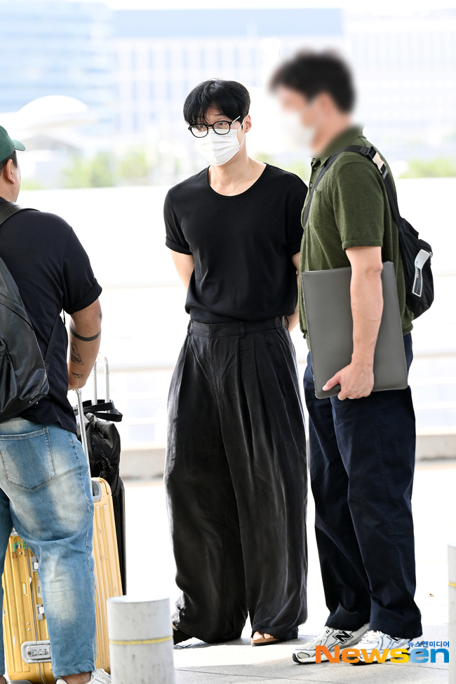 [잡담] 멋진신세계) 멋진신세계 팀 여행 허남준 출국사진 | 인스티즈