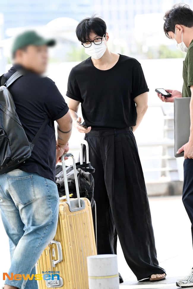 [잡담] 멋진신세계) 멋진신세계 팀 여행 허남준 출국사진 | 인스티즈