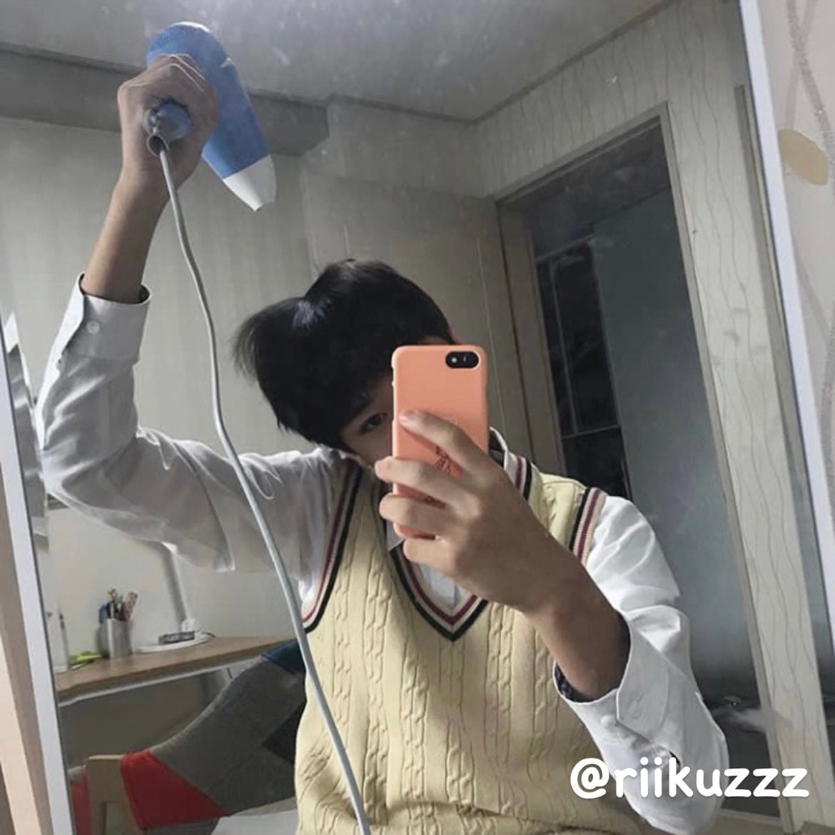 [잡담] 시온 일반인시절 거울셀카 느좋이다.. | 인스티즈