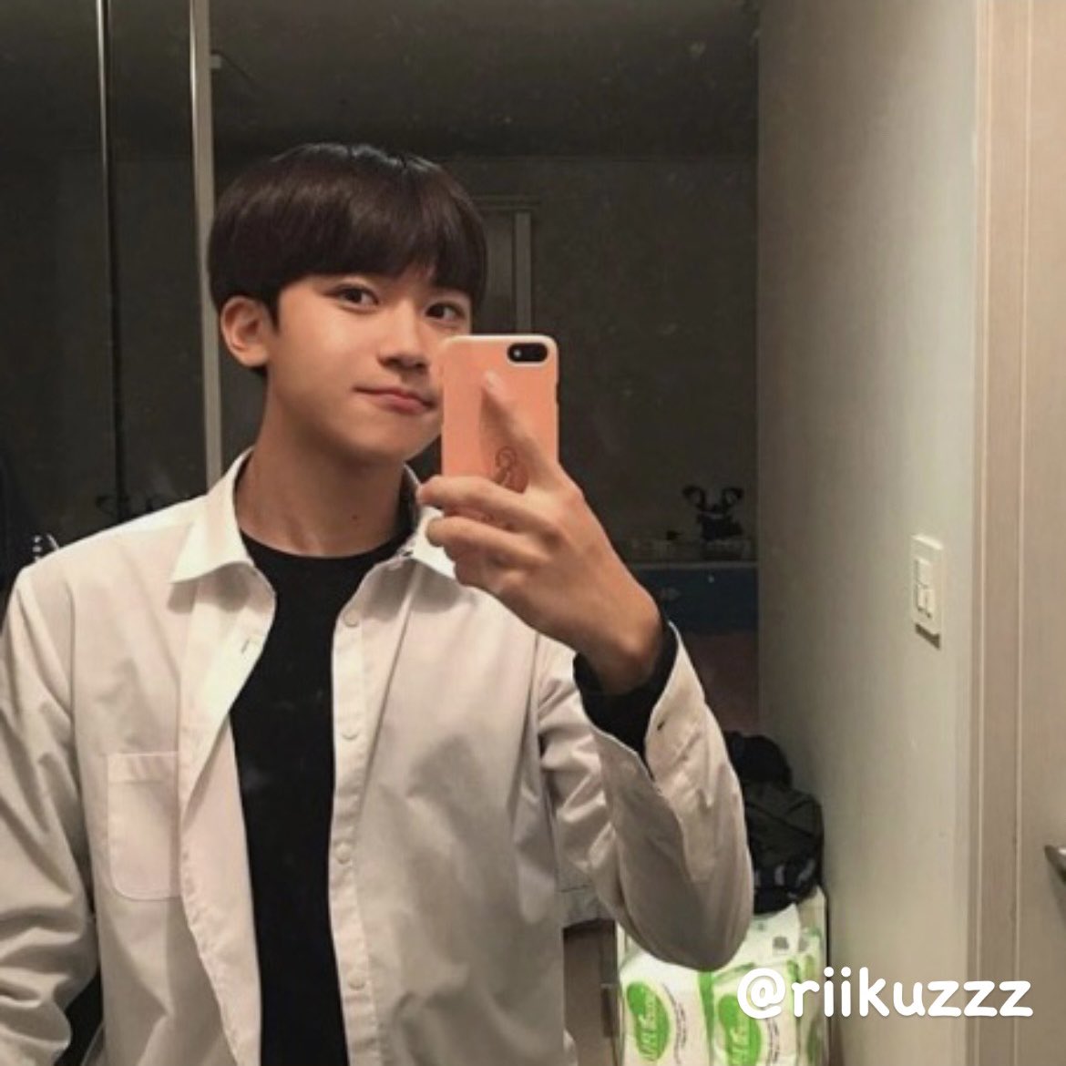 [잡담] 시온 일반인시절 거울셀카 느좋이다.. | 인스티즈