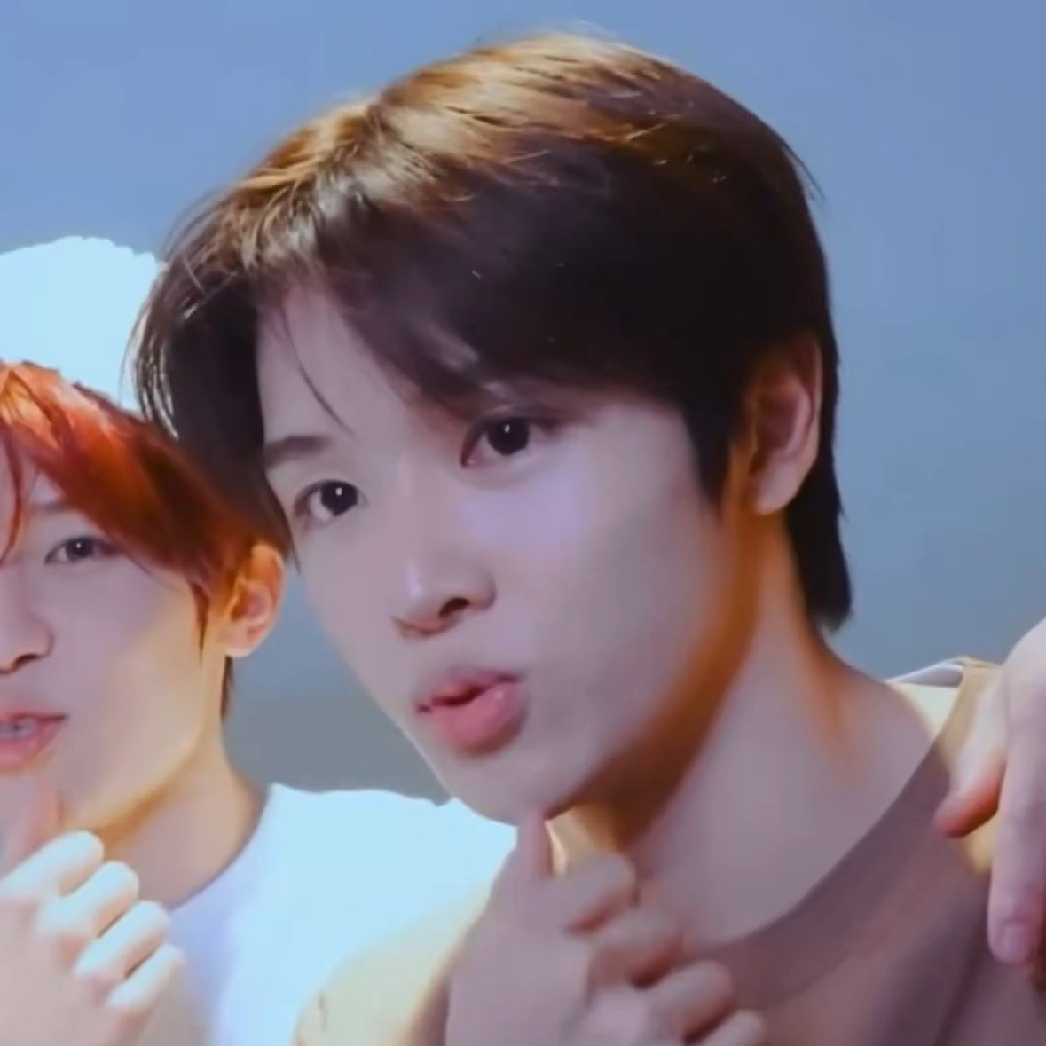 [잡담] 성찬이 눈이 예쁘다고들 하지만 | 인스티즈
