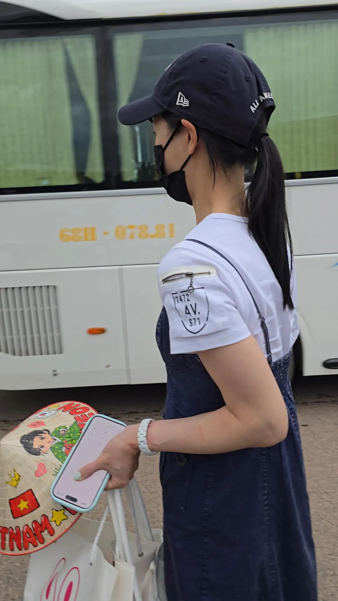 [잡담] 멋진신세계) 베트남팬이 선물한 서리 모자 그림 잘보이는 짤 | 인스티즈