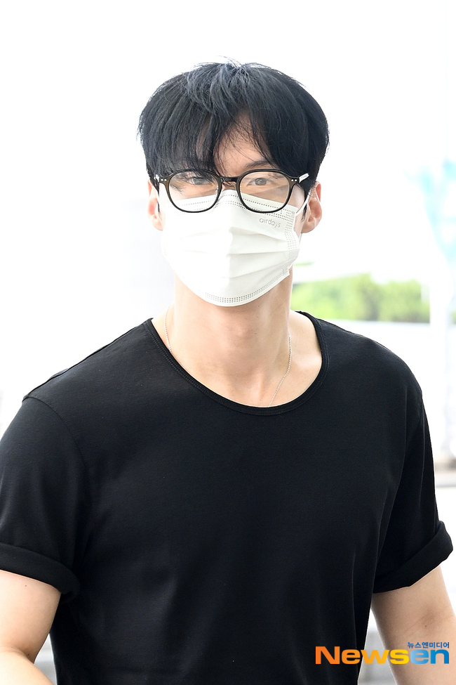 [잡담] 멋진신세계) 출국 기사사진 더 떴어! (임지연 허남준 윤병희) | 인스티즈