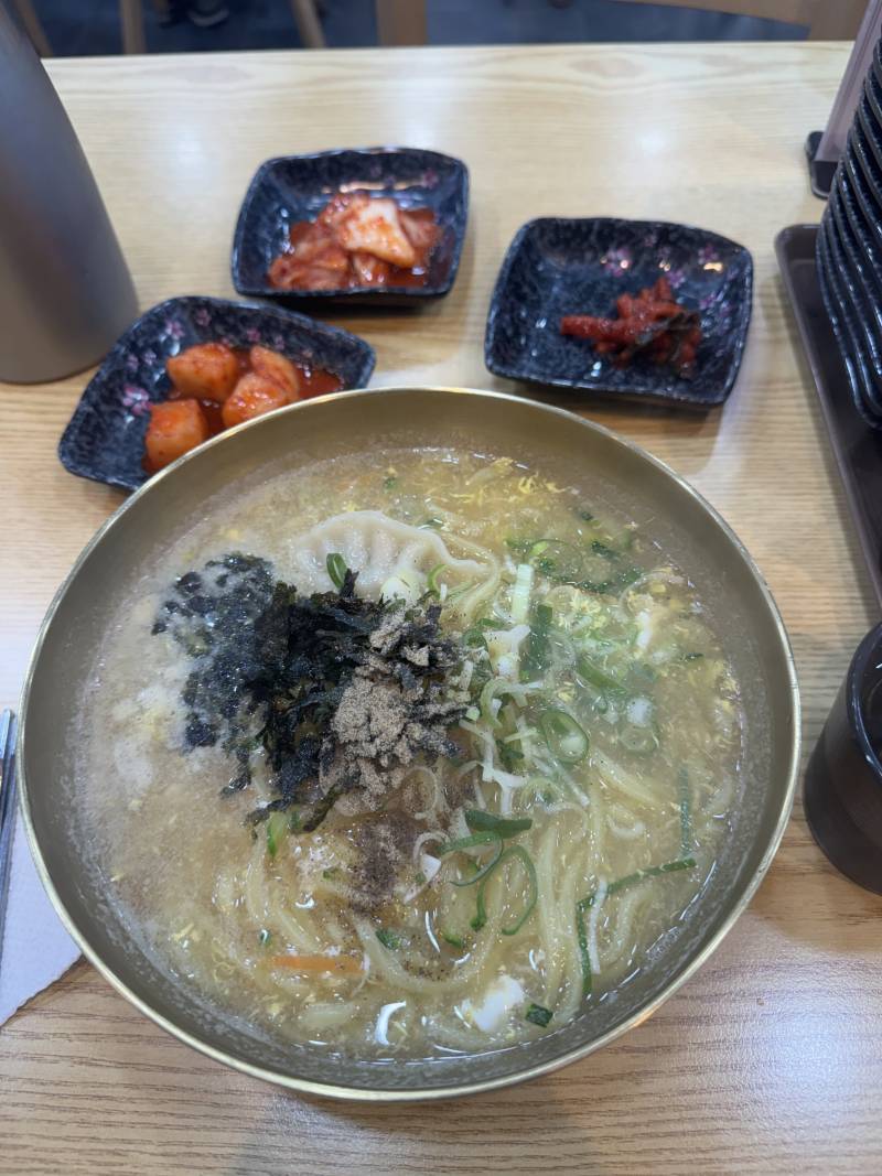 [잡담] 칼국수에 밥말아먹어도되나 | 인스티즈