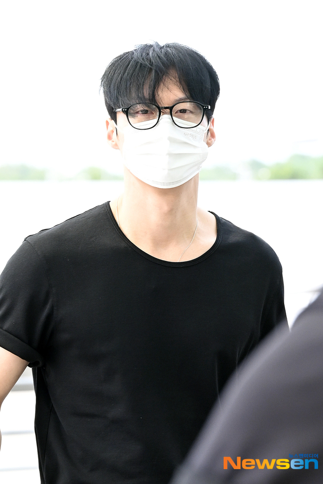 [잡담] 멋진신세계) 출국 기사사진 더 떴어! (임지연 허남준 윤병희) | 인스티즈