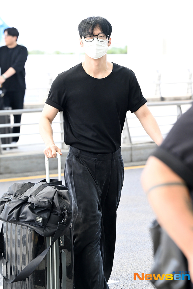 [잡담] 멋진신세계) 출국 기사사진 더 떴어! (임지연 허남준 윤병희) | 인스티즈