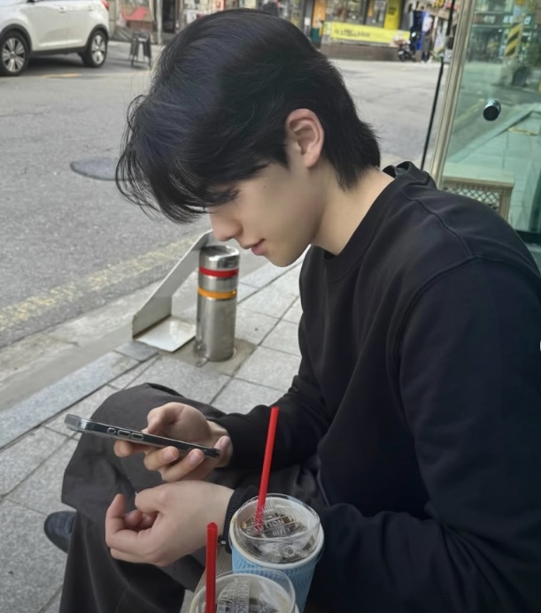 [잡담] 핱시 인기남 이사람이라는데 | 인스티즈