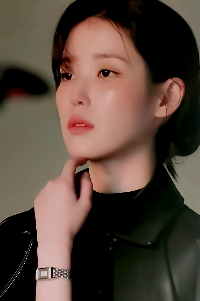 [잡담] 아이유) 지금 이 얼굴로 차기작 찍어야해 | 인스티즈