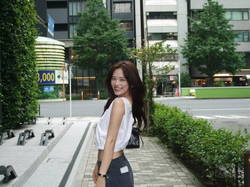 안유진 닮은 꼴로 불리는 중인 신인 남자 아이돌.jpg | 인스티즈