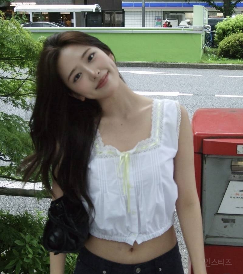 안유진 닮은 꼴로 불리는 중인 신인 남자 아이돌.jpg | 인스티즈