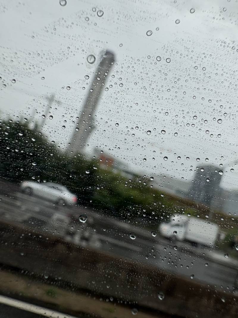 [잡담] 서울 가는 길에 어떤 건물인지 궁금해서 사진 찍었는데 | 인스티즈