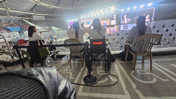 [잡담] 휠체어석 공연장 진짜이래?? | 인스티즈