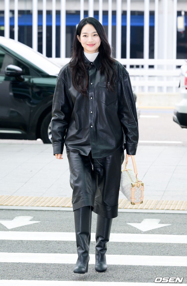 [잡담] 신민아) 260709 신민아 타이베이 출국 기사사진 | 인스티즈