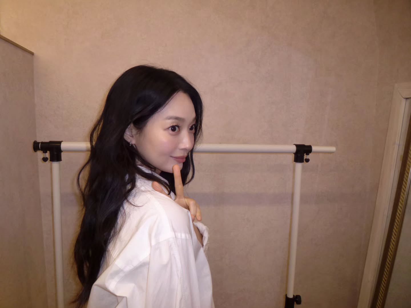 [잡담] 260709 신민아 소속사 인스타 올린 사진 | 인스티즈