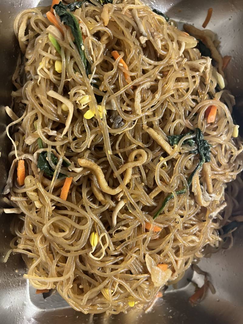 [잡담] 동생이 계란말이랑 된장찌개,잡채 해준다고 해서 기다리는 중 | 인스티즈