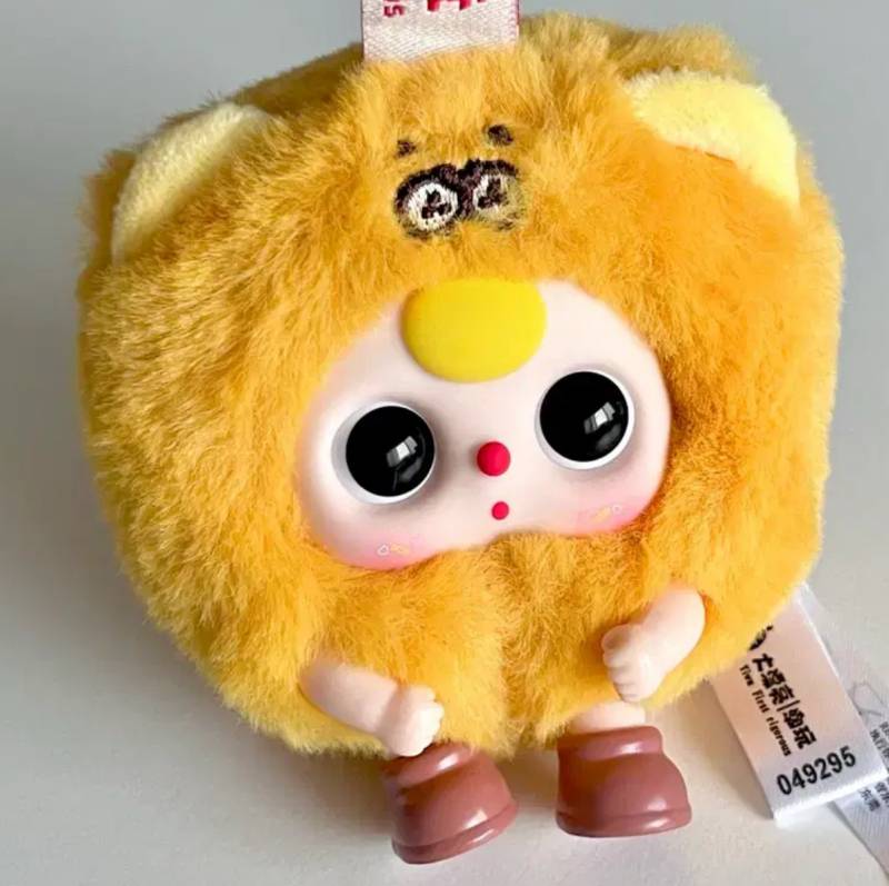 [잡담] 이거 똑같은 인형인데 둘중에 입모양 뭐가 더 이쁜 거 같아??? | 인스티즈