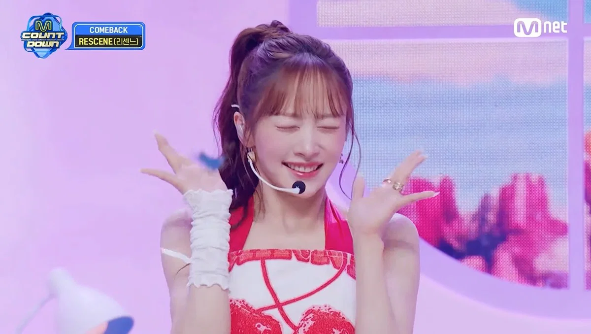 💖냉동인간 아니냐고 말 나오는 리센느 프리티걸 무대 깜작 등장한 카라 니콜.jpg | 인스티즈
