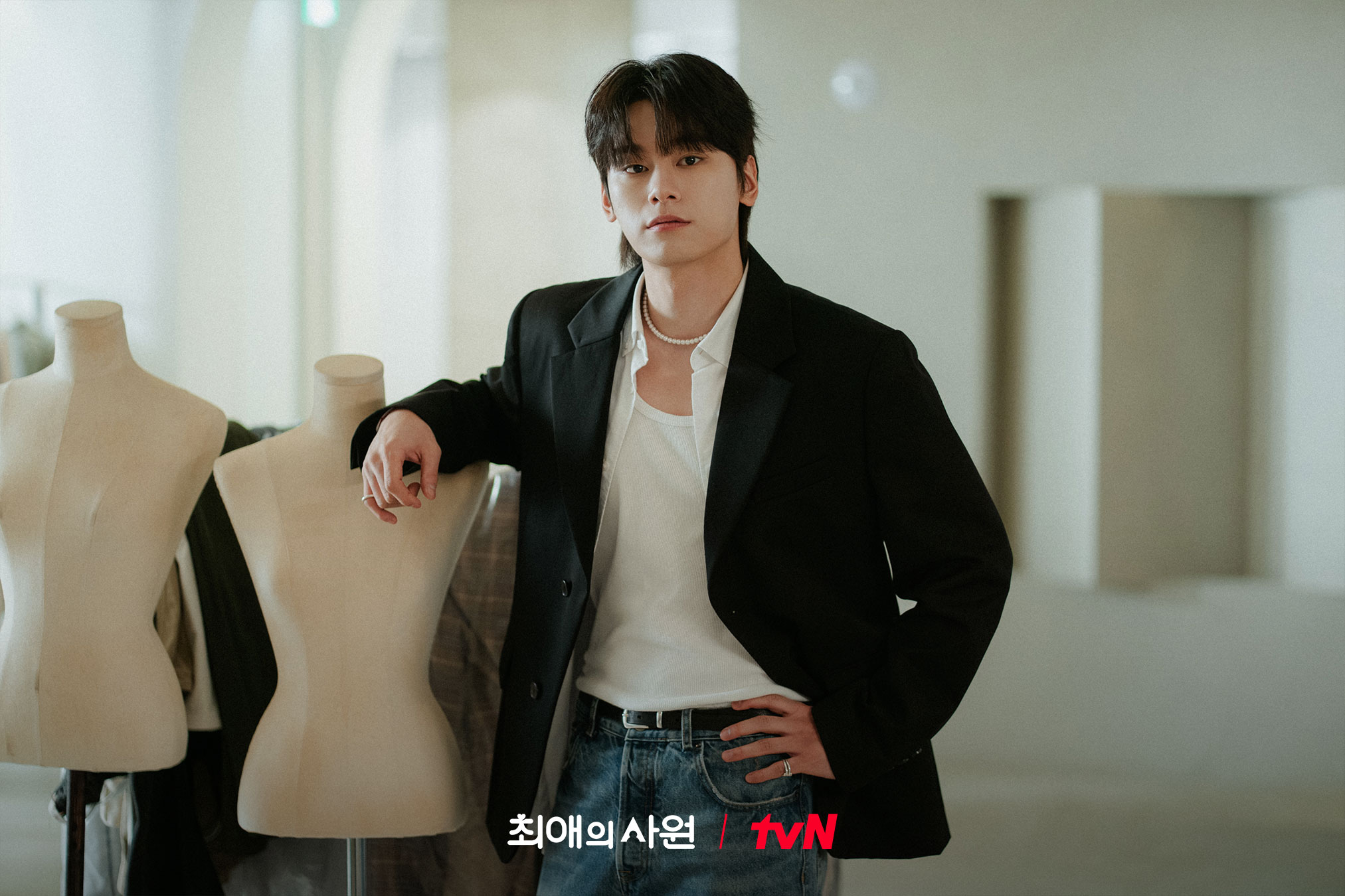 [잡담] 최애의사원) 심장 저격 '천년돌'부터 '패션 디렉터'까지✨존재가 복지 그 자체인 슈스 이찬에게입덕 일보 직전? 최애 되기 일보 직전!❤️‍🔥 | 인스티즈