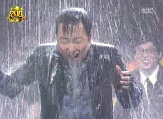 [잡담] 비오는날에 집에서 자는게 최고인긴해 근데 난 출근이야 | 인스티즈