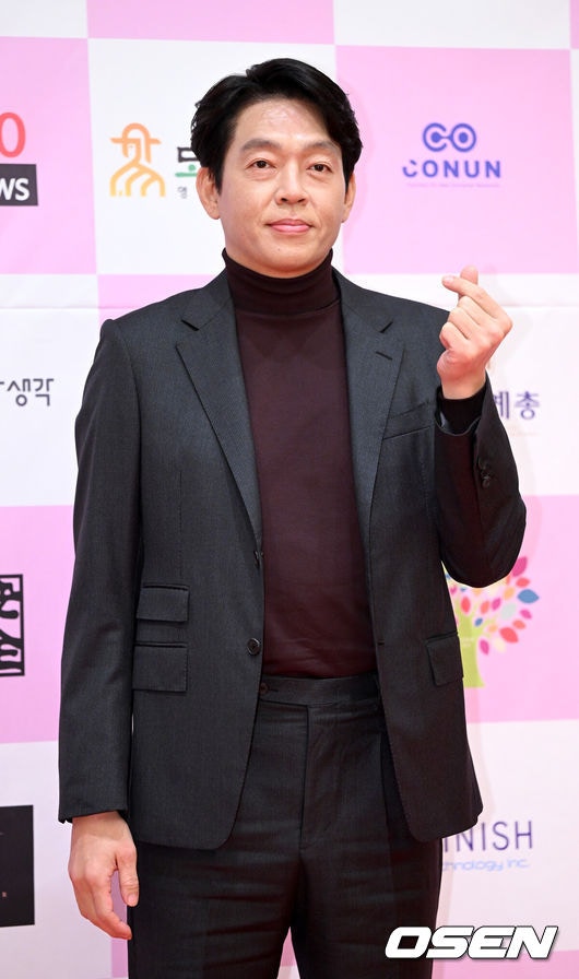 [정보/소식] [단독] 박지환, '신병' 감독 신작 '써닝야구단' 합류…오정세·전혜진·주현영과 호흡 | 인스티즈