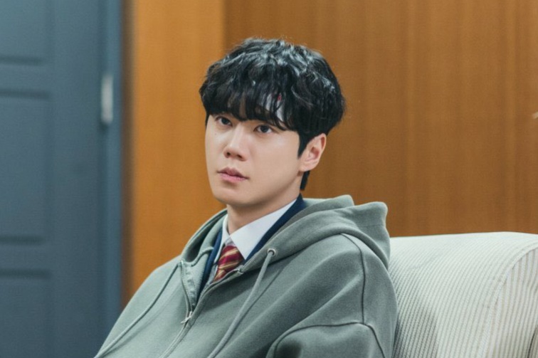 [잡담] 포핸즈) 정요 이거 누구랑 싸워서 교장실에 불려간건가 | 인스티즈