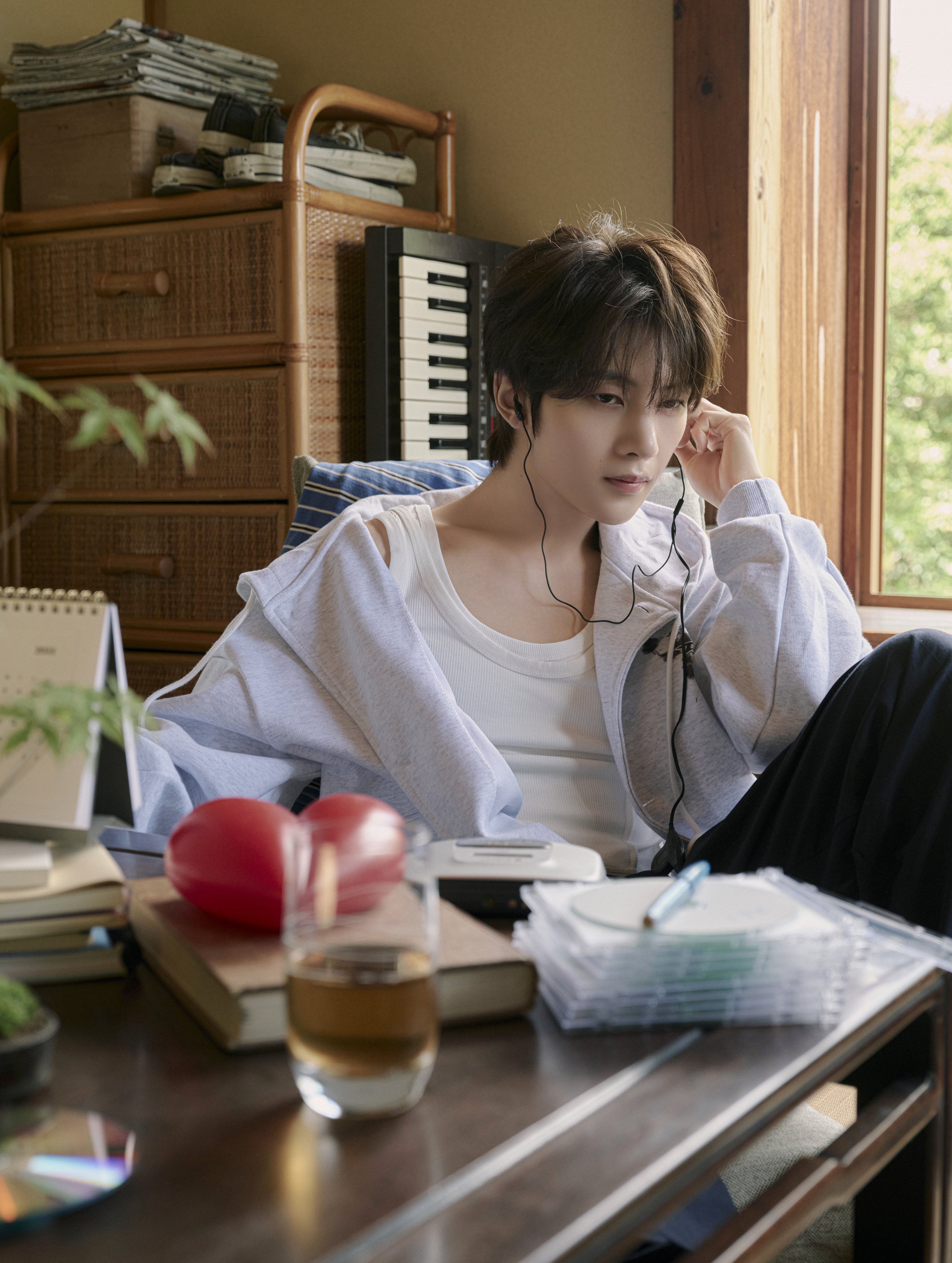 [정보/소식] 일본 2집 『回帰𝐿𝑂𝑉𝐸』매태욱 컨셉포토 | 인스티즈