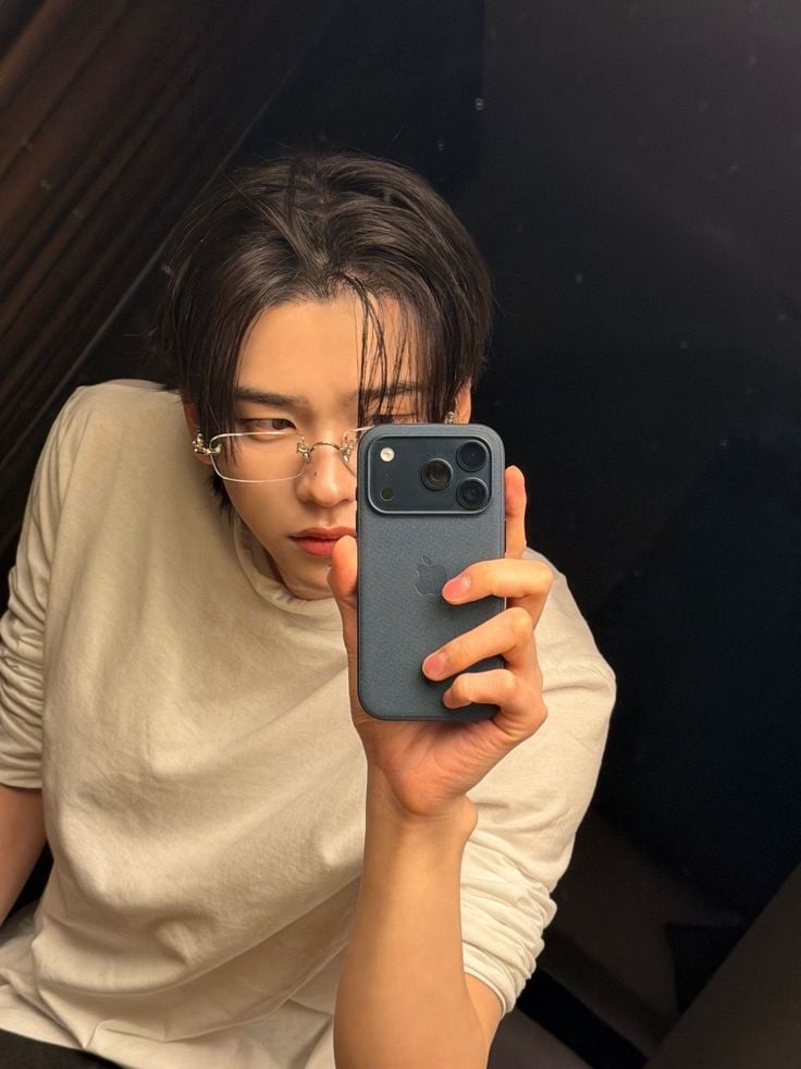 [잡담] 아 요즘 아이돌이 안경 쓴게 왜 이리 좋지 | 인스티즈