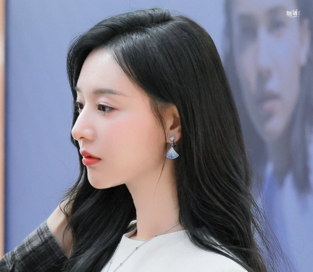 [잡담] 김지원) 너무 아름다운 김지원 옆선 | 인스티즈