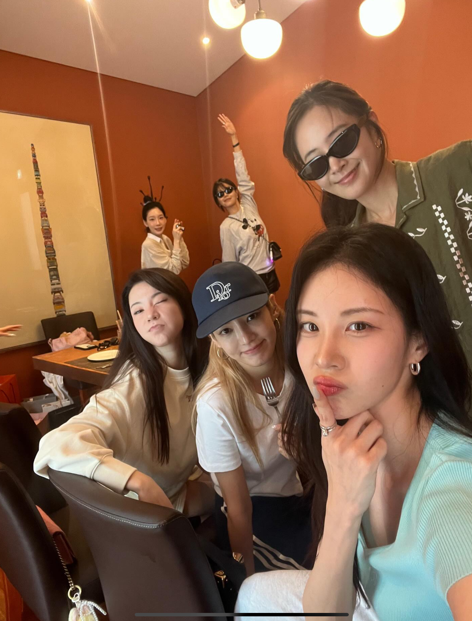 [잡담] 난 소시 사석사진중에 이게 왤케 웃기지ㅜㅋㅋㅋㅋㅋㅋ | 인스티즈