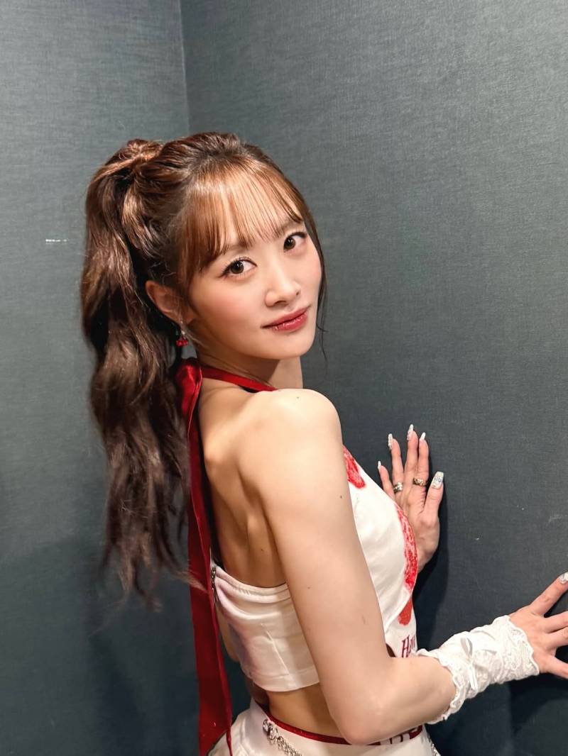 💖냉동인간 아니냐고 말 나오는 리센느 프리티걸 무대 깜작 등장한 카라 니콜.jpg | 인스티즈