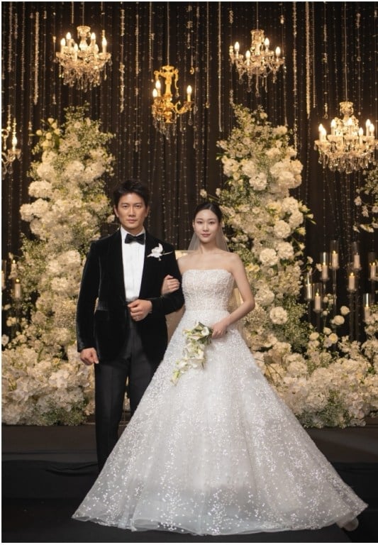 [정보/소식] 아파트) 오늘 첫방 '아파트' 지성-하윤경,거짓말 같은 순백의 웨딩샷 포착 | 인스티즈
