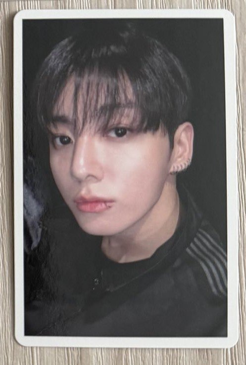 [잡담] 정국이 또 엄청난 포토카드가 나온거 같은데 | 인스티즈